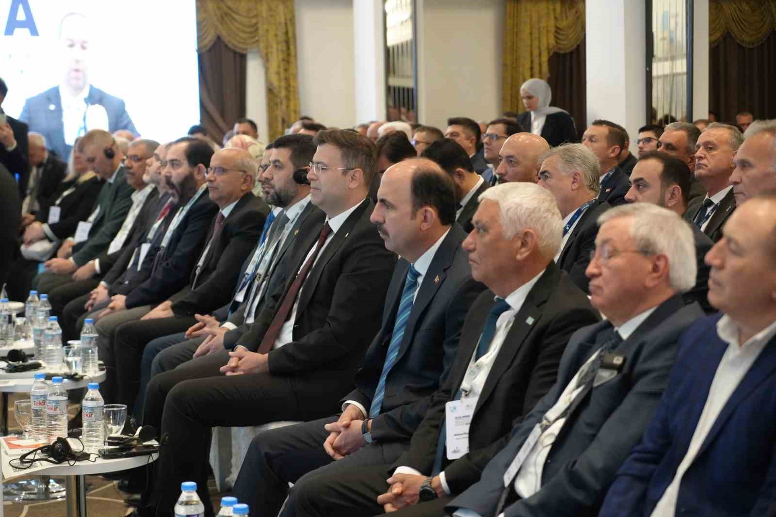 Niğde’de akıllı şehirler ve kentsel yenilikçilik masaya yatırıldı
