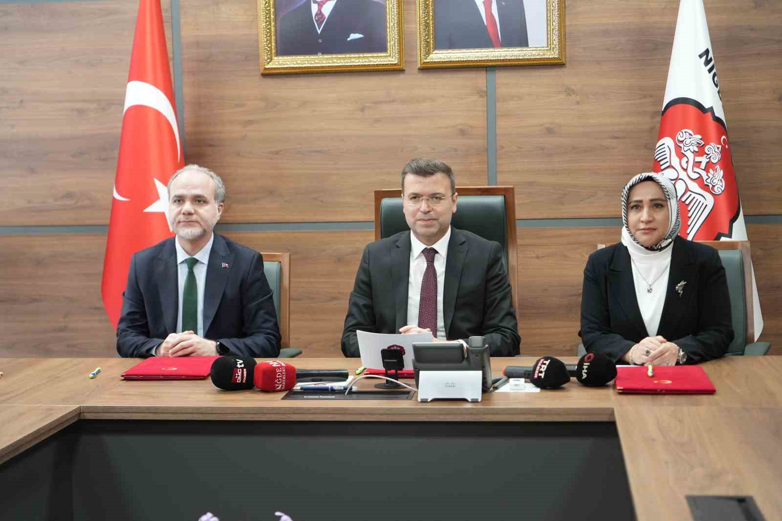 Niğde’de akran nezaketi ve aile içi iletişim için kurumlardan güç birliği
