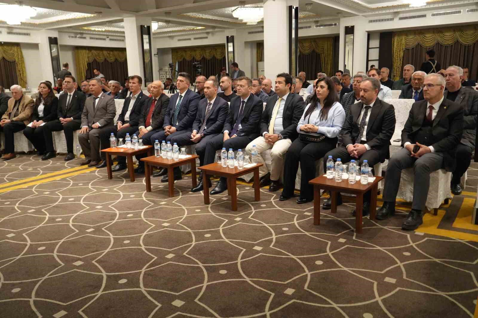 Niğde’de elma üreticileri buluştu
