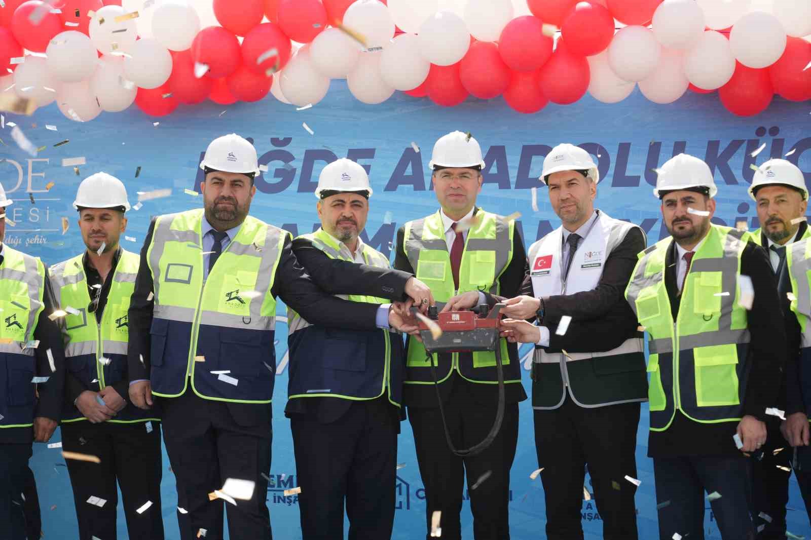 Niğde’de esnafa nefes olacak projenin temeli atıldı
