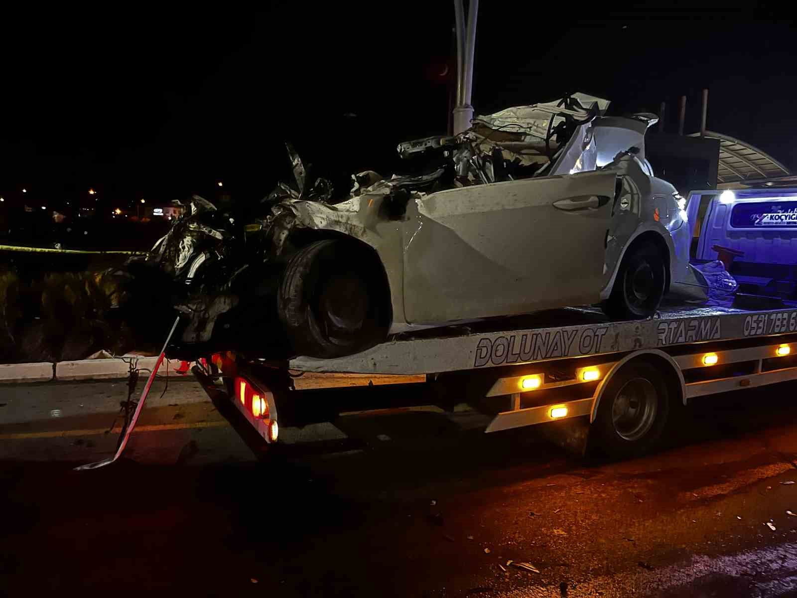 Niğde’de feci kaza: Tıra çarpan otomobilin sürücüsü hayatını kaybetti

