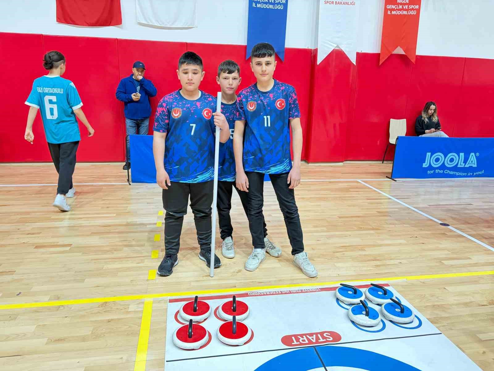 Niğde’de floor curling heyecanı yaşandı

