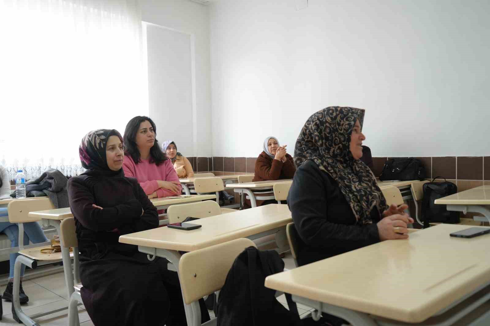 Niğde’de hasta ve yaşlı bakımı kursu istihdama kapı açıyor
