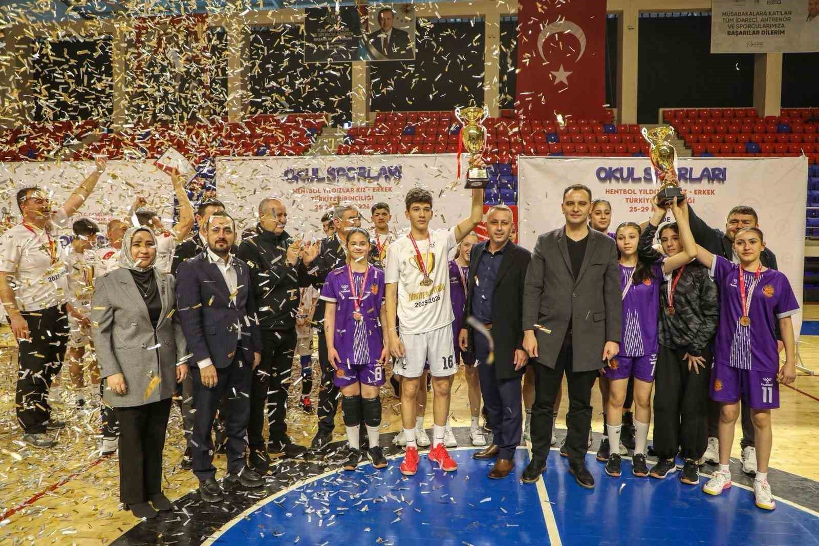 Niğde’de hentbol şöleni büyük heyecanla sona erdi
