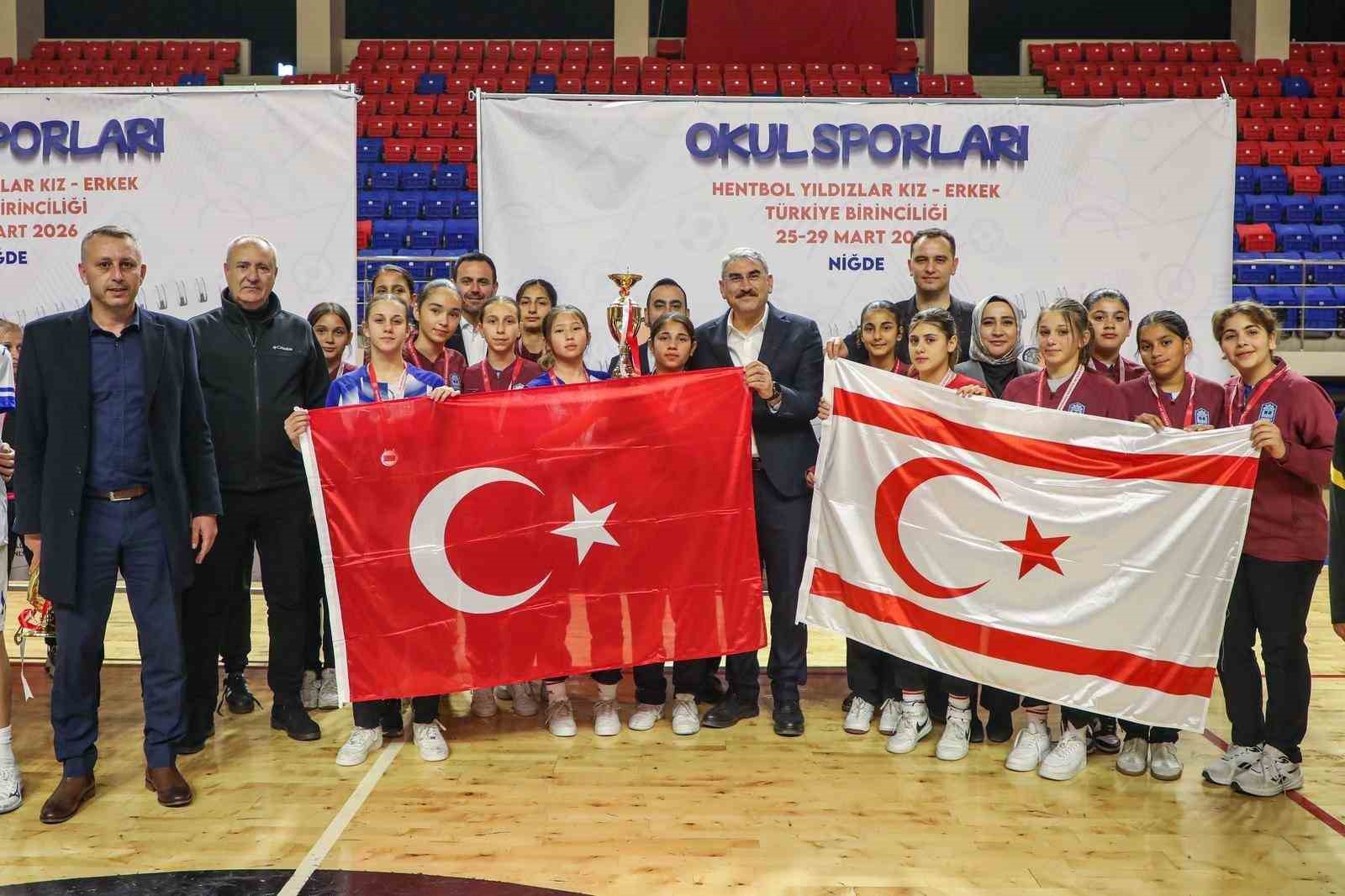 Niğde’de hentbol şöleni büyük heyecanla sona erdi
