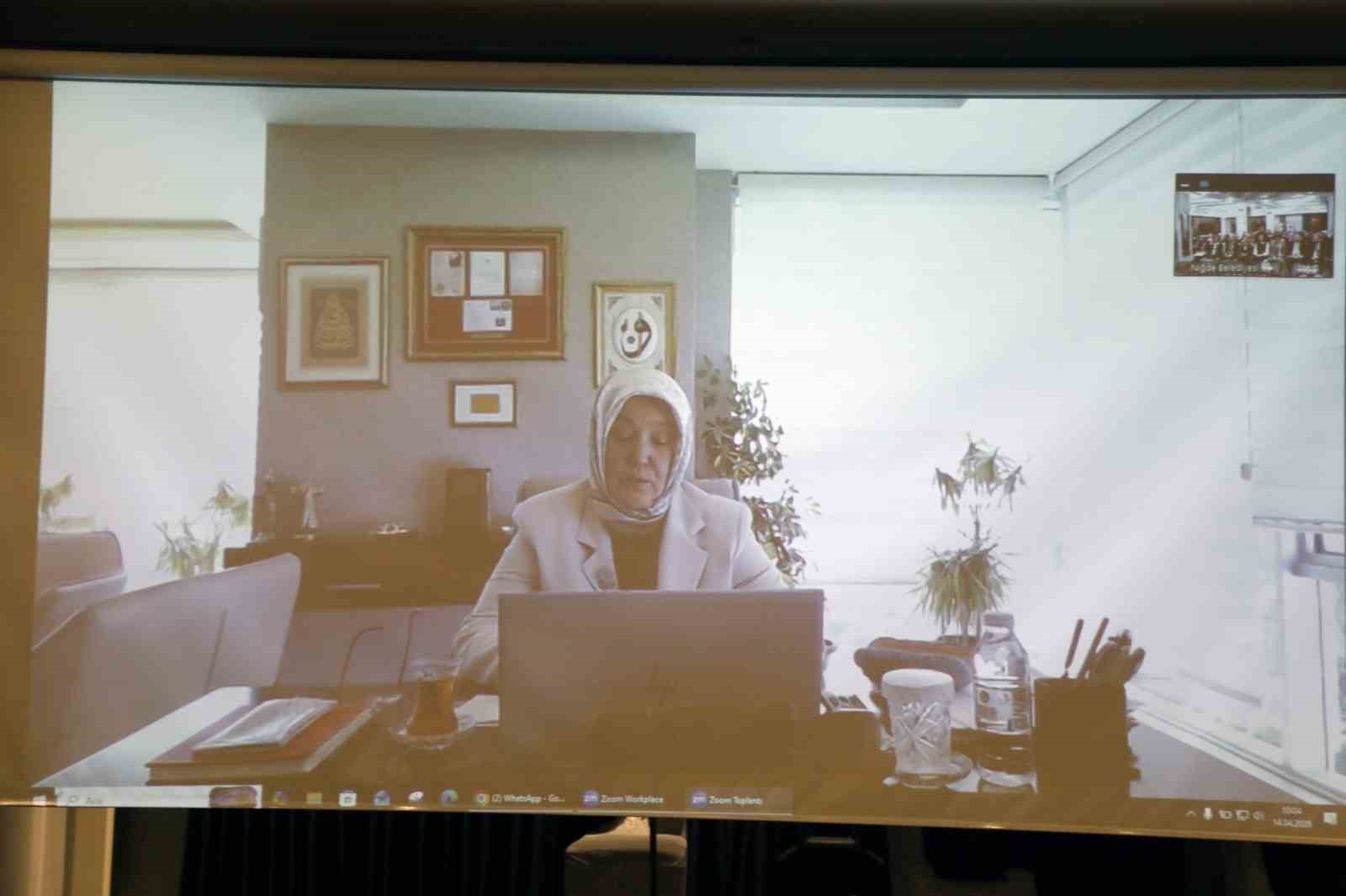 Niğde’de kadın dostu kentler için önemli buluşma
Niğde’de kadın dostu kentler için önemli buluşma