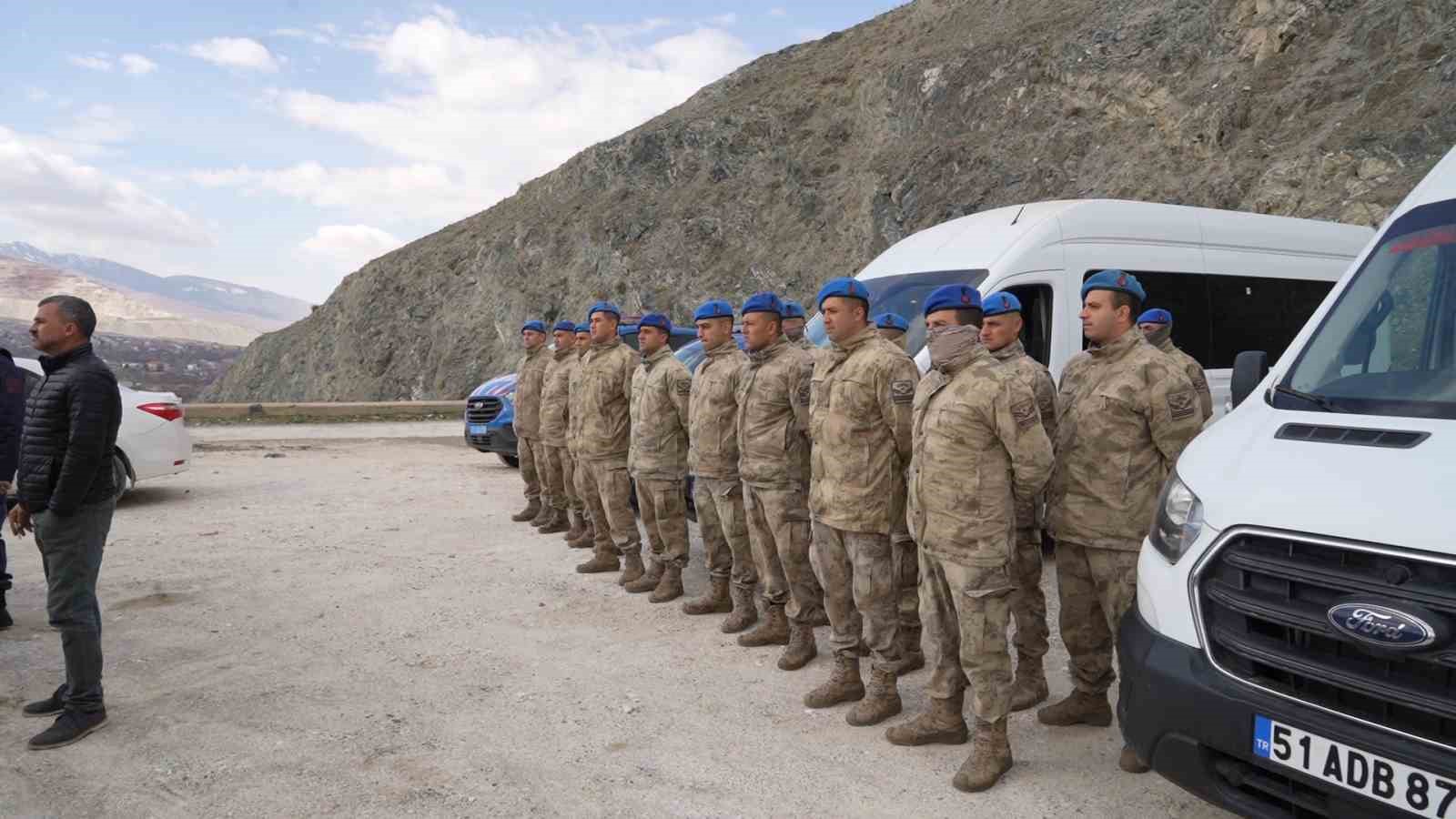 Niğde’de kamp projesi iki beldeyi sınır tartışmasıyla karşı karşıya getirdi
Niğde’de kamp projesi iki beldeyi sınır tartışmasıyla karşı karşıya getirdi