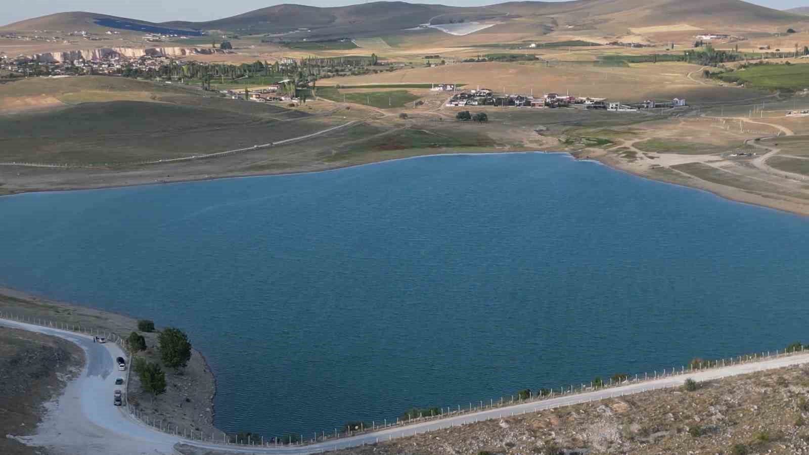 Niğde’de kamp projesi iki beldeyi sınır tartışmasıyla karşı karşıya getirdi
Niğde’de kamp projesi iki beldeyi sınır tartışmasıyla karşı karşıya getirdi