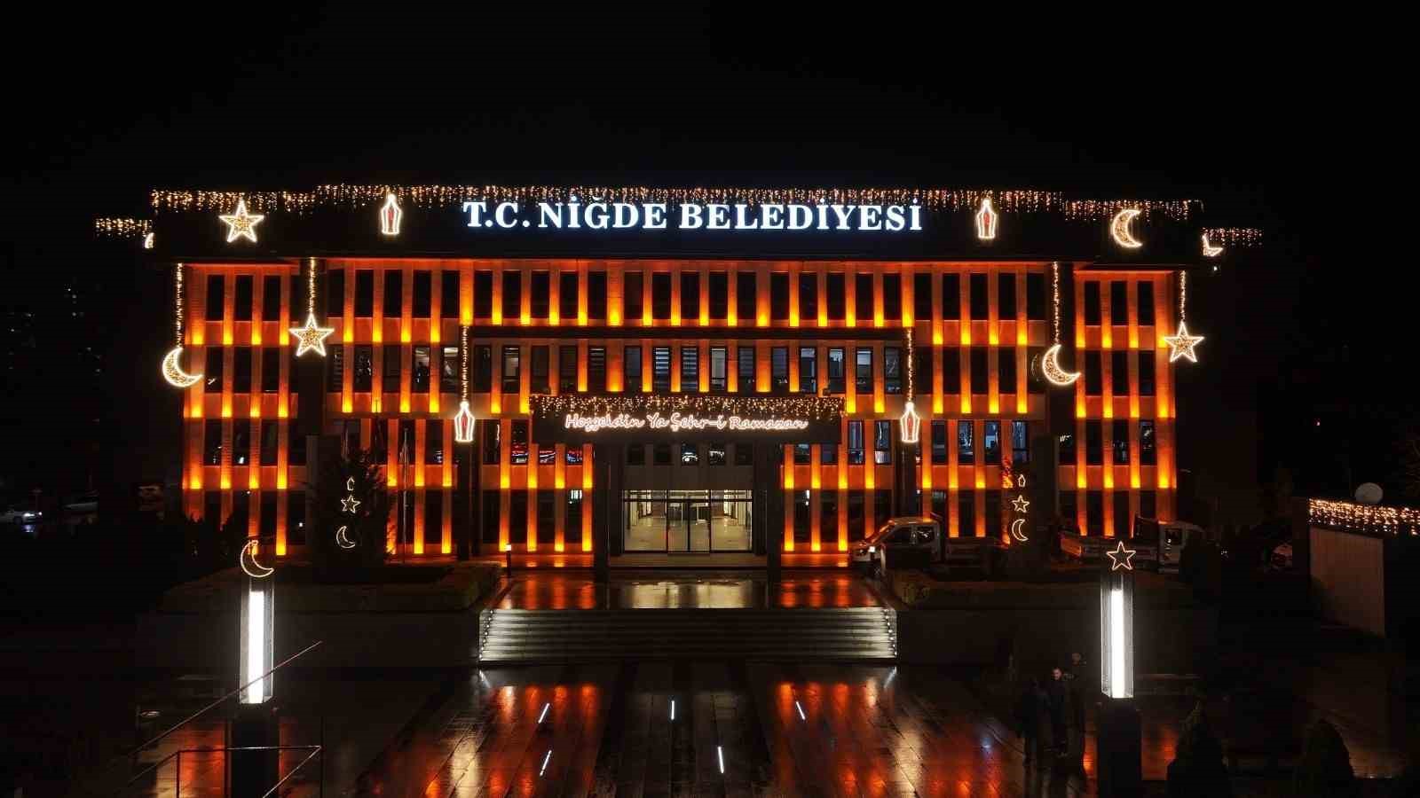 Niğde’de Ramazan ayında Ömer Halisdemir Meydanı’nda görsel şölen
