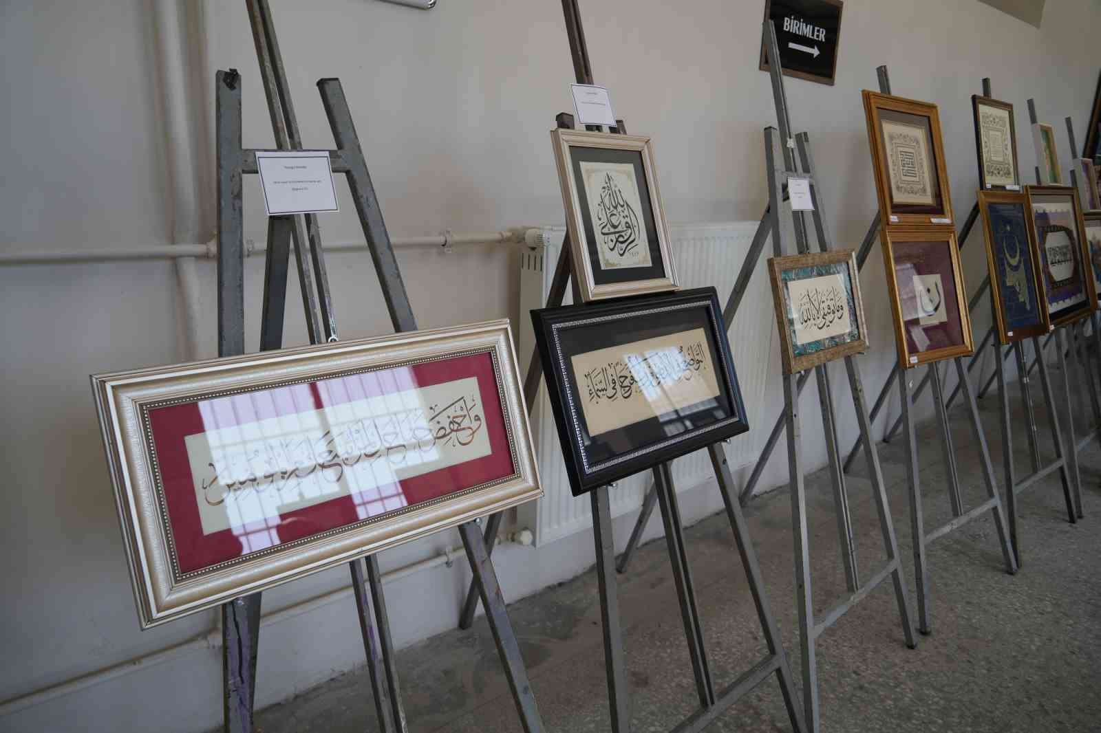 Niğde’de "Sanatın Diliyle Değerlerimiz" sergisi açıldı
