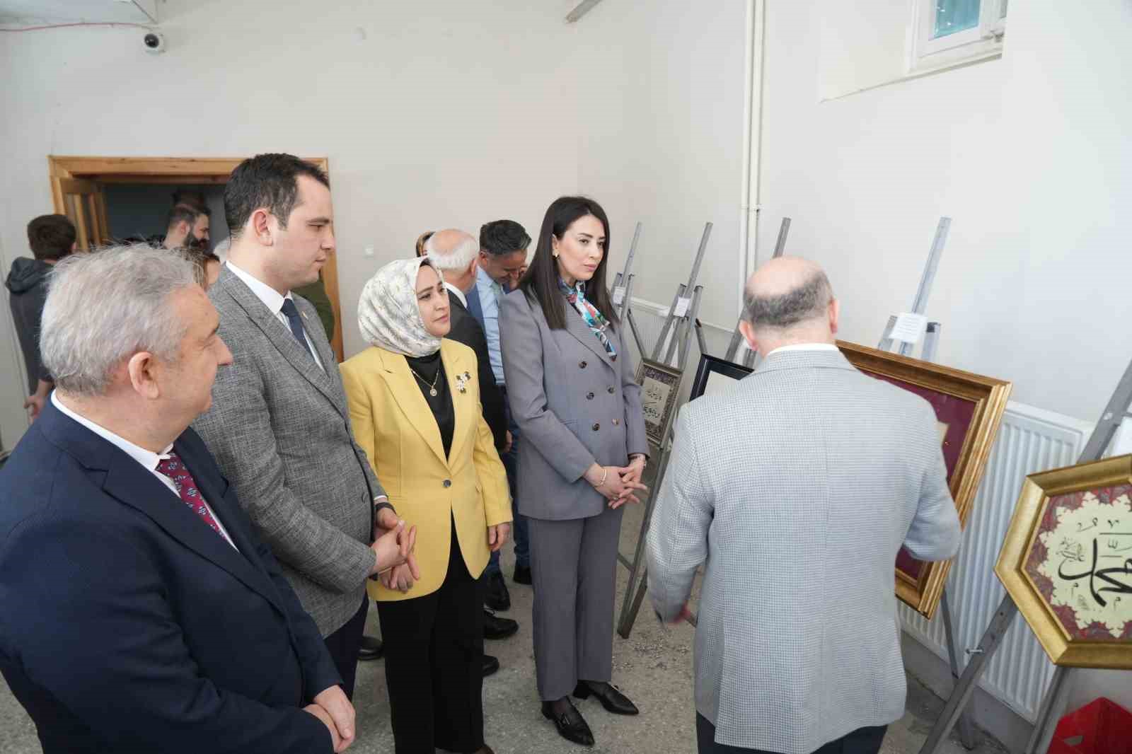 Niğde’de "Sanatın Diliyle Değerlerimiz" sergisi açıldı
