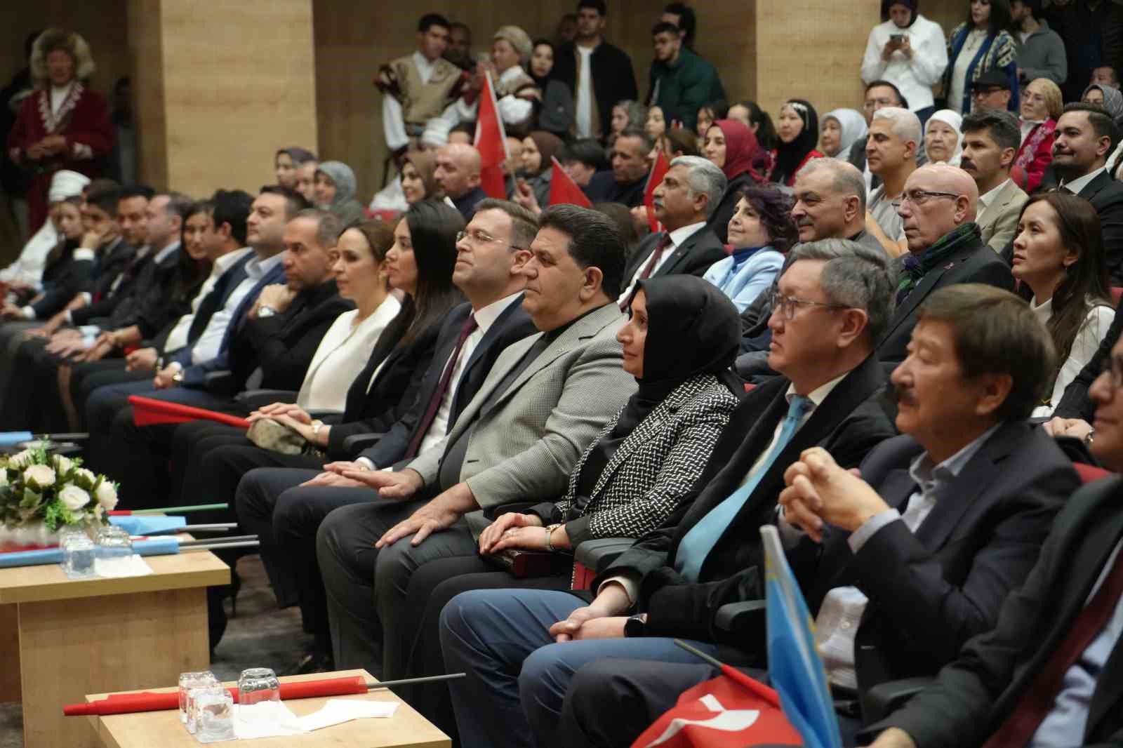 Niğde’deki Nevruz etkinliklerinde Türk dünyası ezgileri sahnelendi
