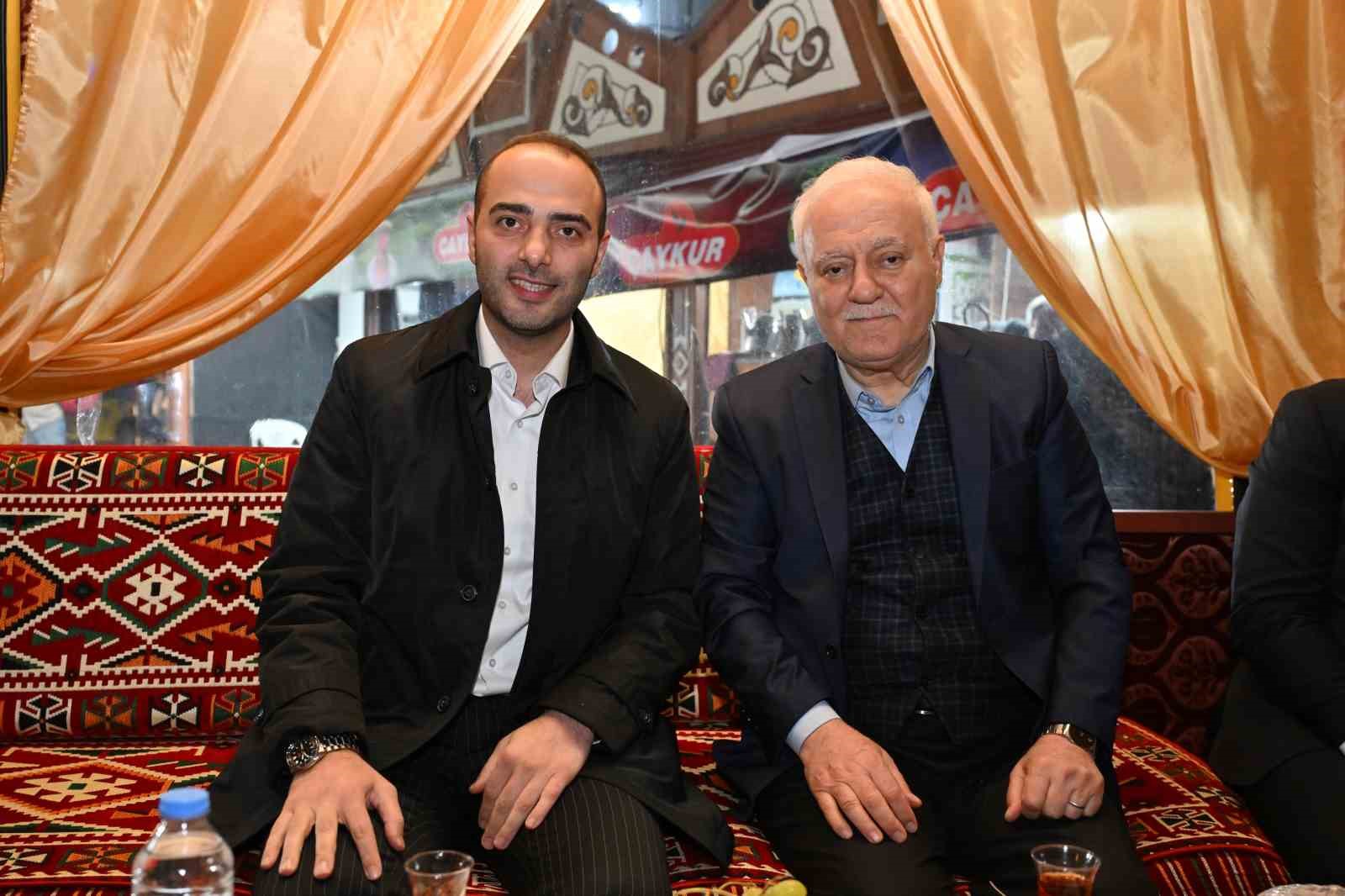 Nihat Hatipoğlu, Ramazan sohbetiyle Gaziosmanpaşa’da gönülleri buluşturdu
