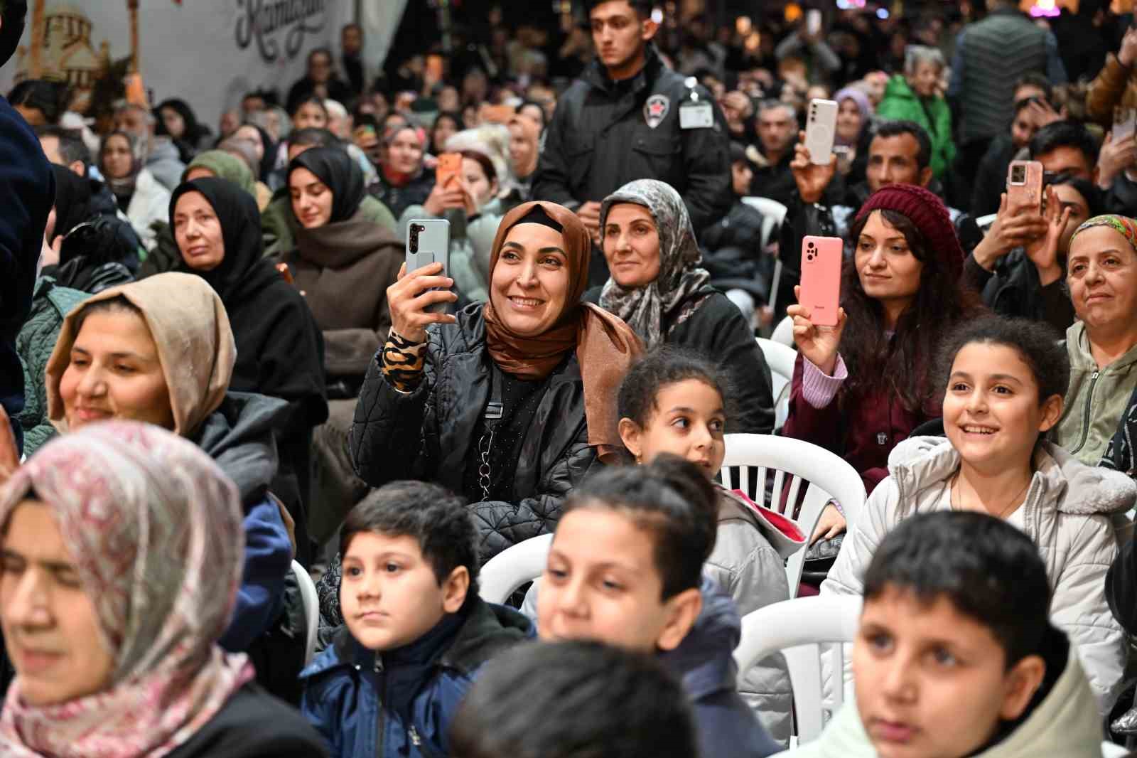 Nihat Hatipoğlu, Ramazan sohbetiyle Gaziosmanpaşa’da gönülleri buluşturdu
