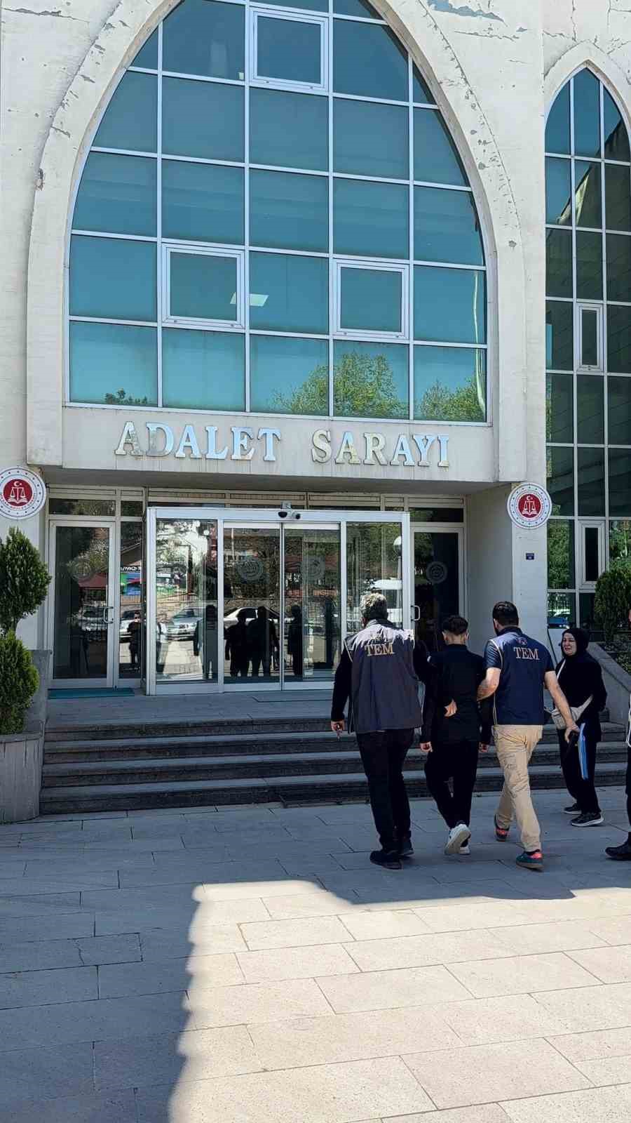 Niksar’da "Okulu tarayacağım" diyen çocuk gözaltına alındı
