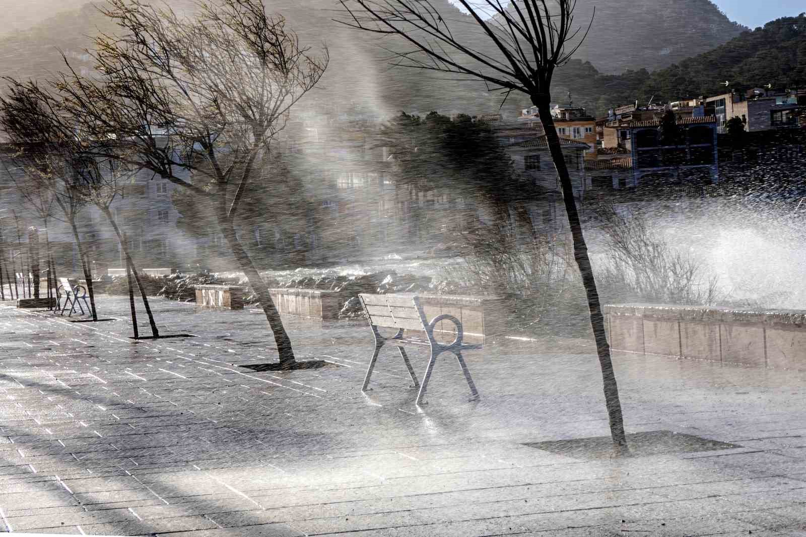 Nils Fırtınası, İspanya ve Portekiz’i kırmızı alarm geçirdi
