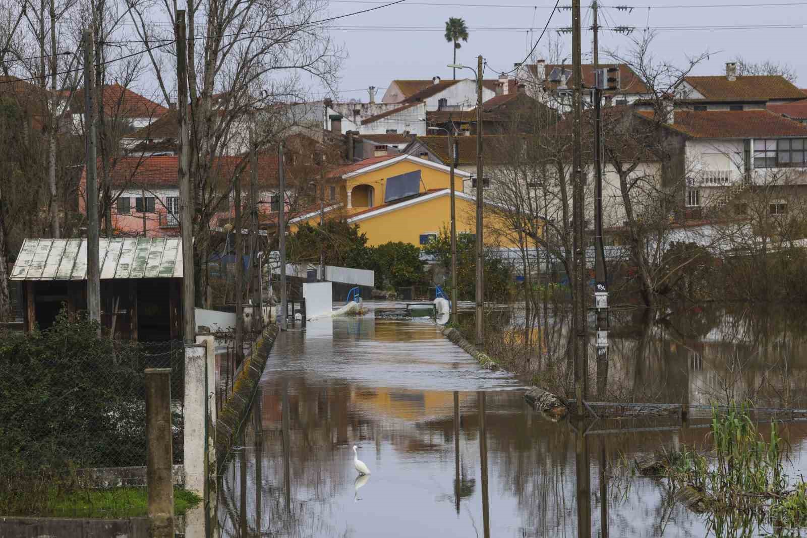 Nils Fırtınası, İspanya ve Portekiz’i kırmızı alarm geçirdi
