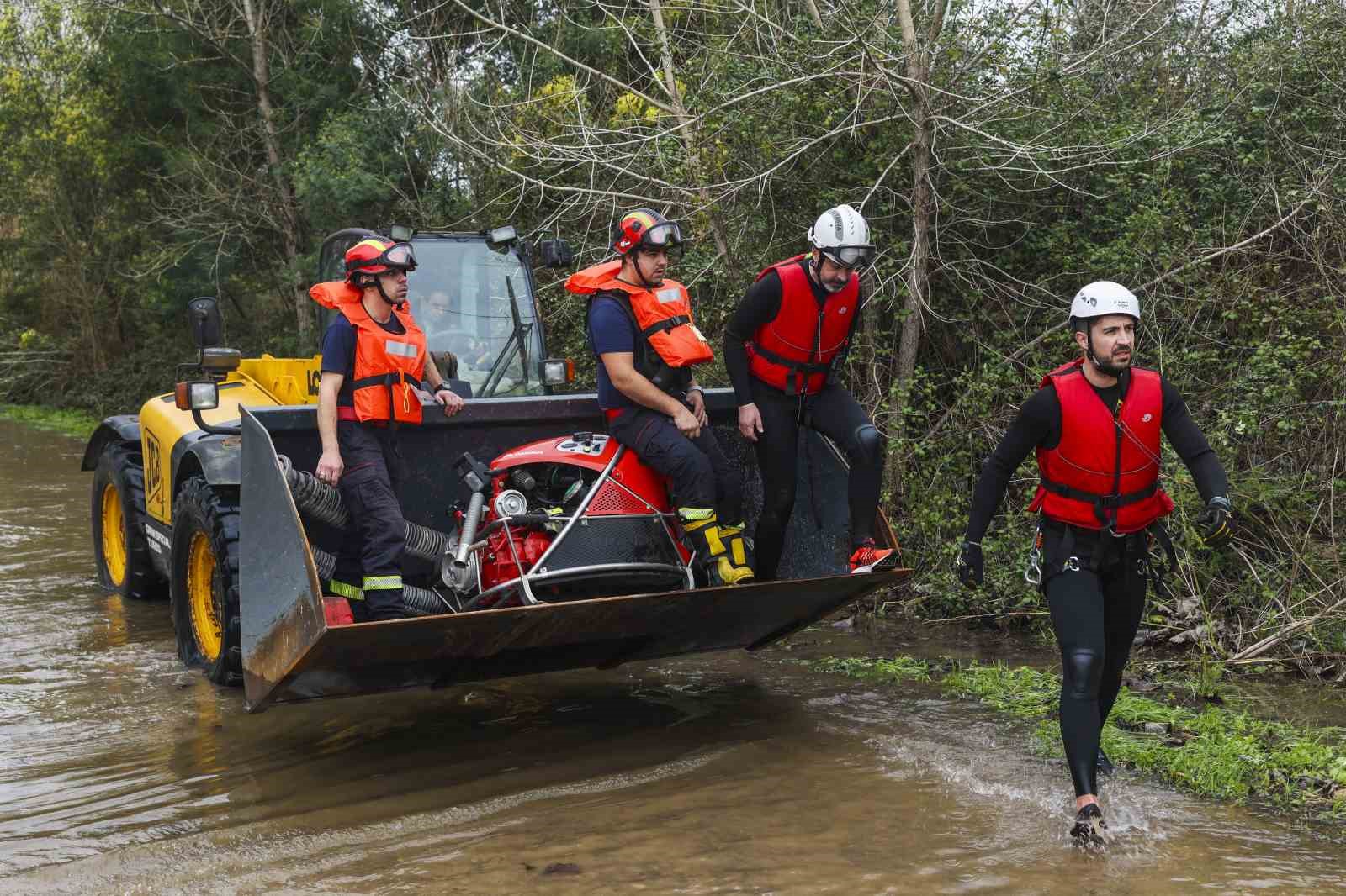 Nils Fırtınası, İspanya ve Portekiz’i kırmızı alarm geçirdi
