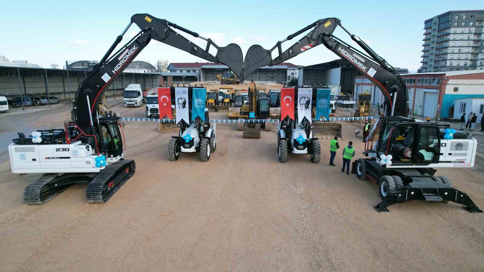 Nilüfer Belediyesi sahadaki gücünü yeni yatırımlarla artırıyor
Nilüfer Belediyesi sahadaki gücünü yeni yatırımlarla artırıyor