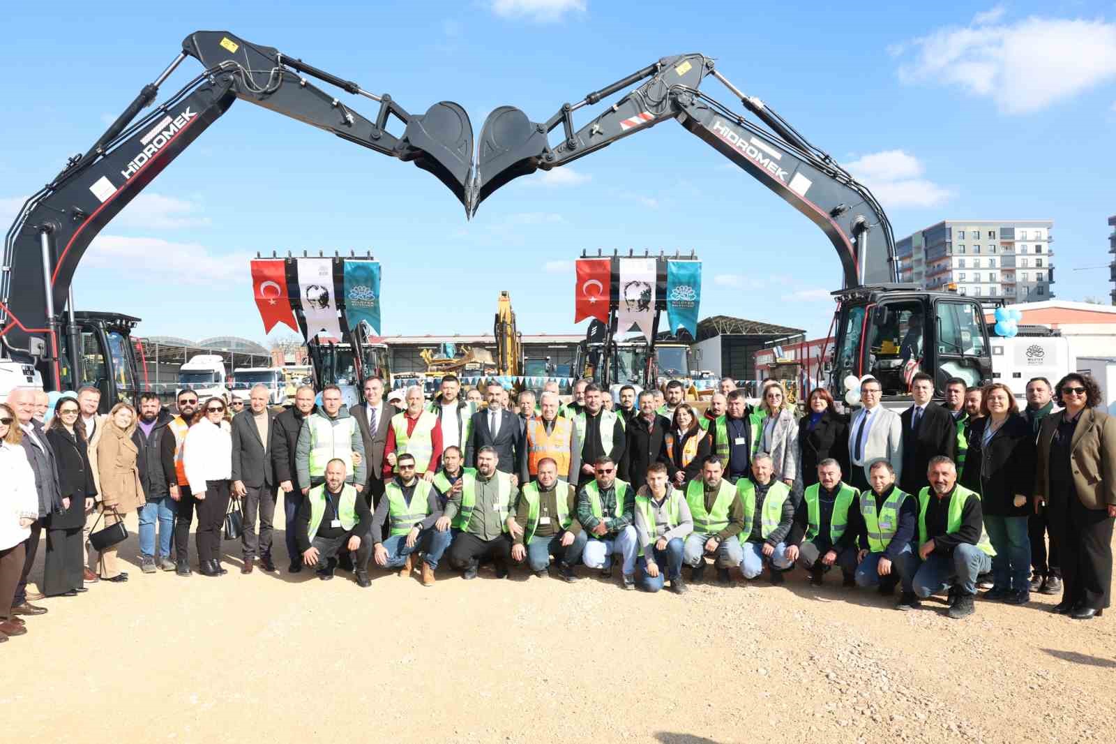 Nilüfer Belediyesi sahadaki gücünü yeni yatırımlarla artırıyor
Nilüfer Belediyesi sahadaki gücünü yeni yatırımlarla artırıyor