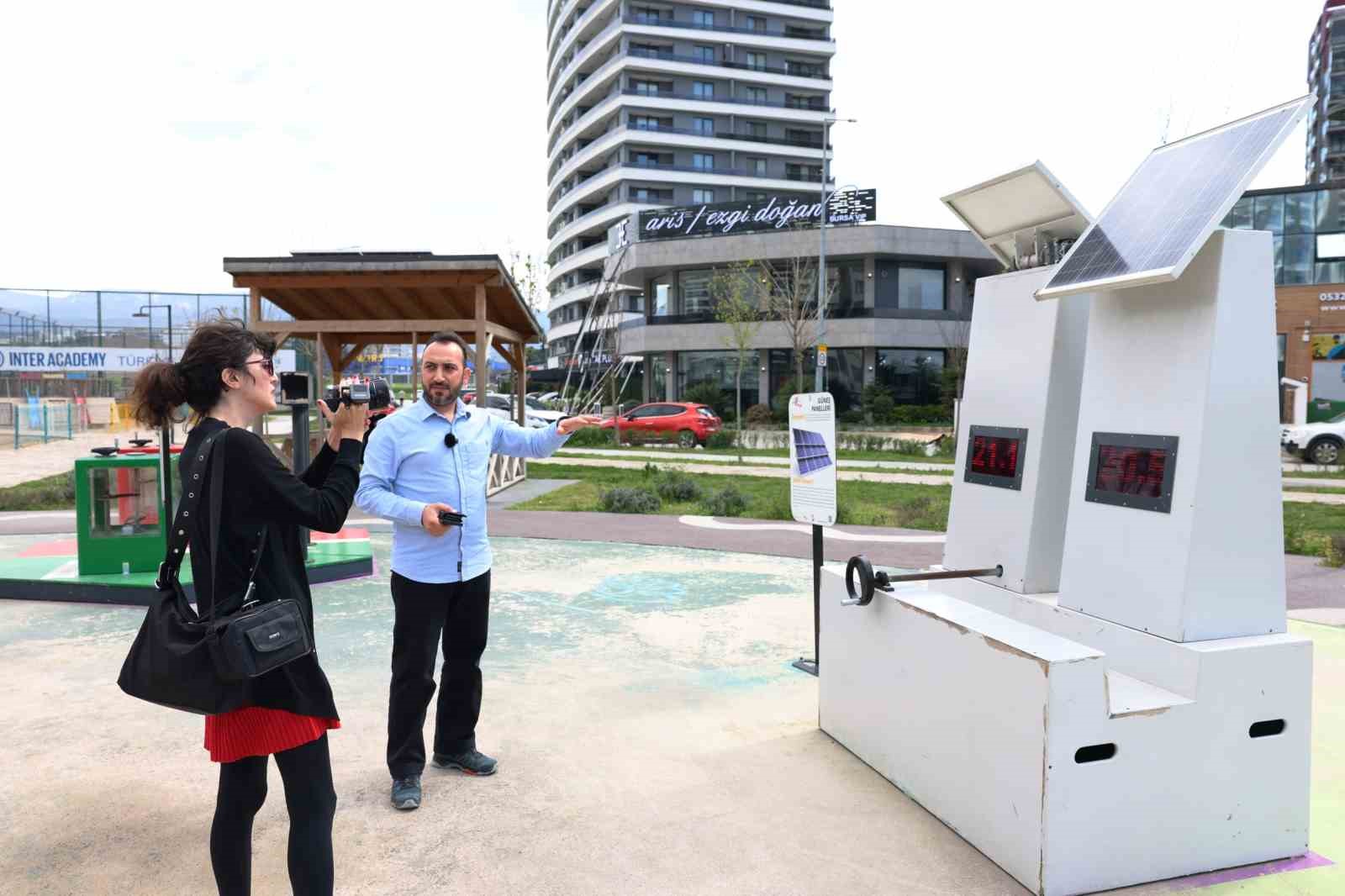 Nilüfer Belediyesi, uluslararası yeşil enerji araştırmasına ev sahipliği yaptı
Nilüfer Belediyesi, uluslararası yeşil enerji araştırmasına ev sahipliği yaptı