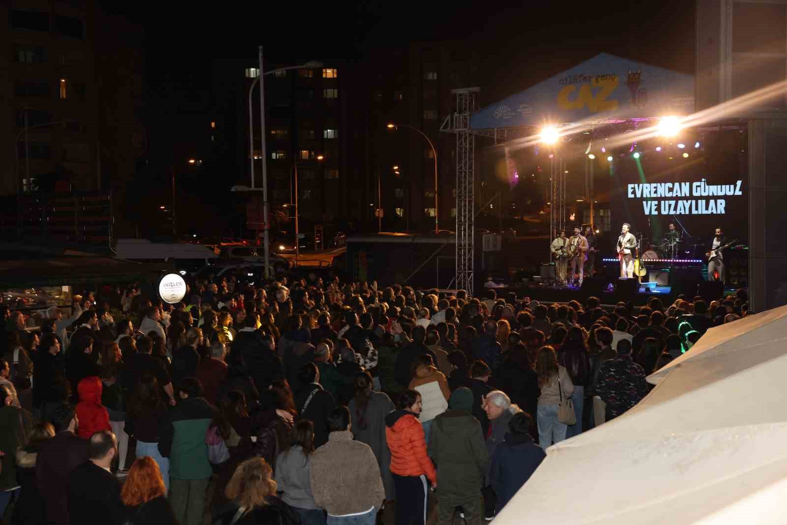 Nilüfer Genç Caz Evrencan Gündüz ile final yaptı
