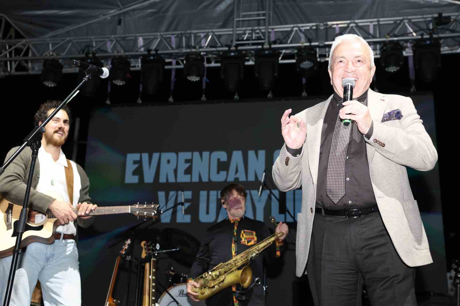 Nilüfer Genç Caz Evrencan Gündüz ile final yaptı
