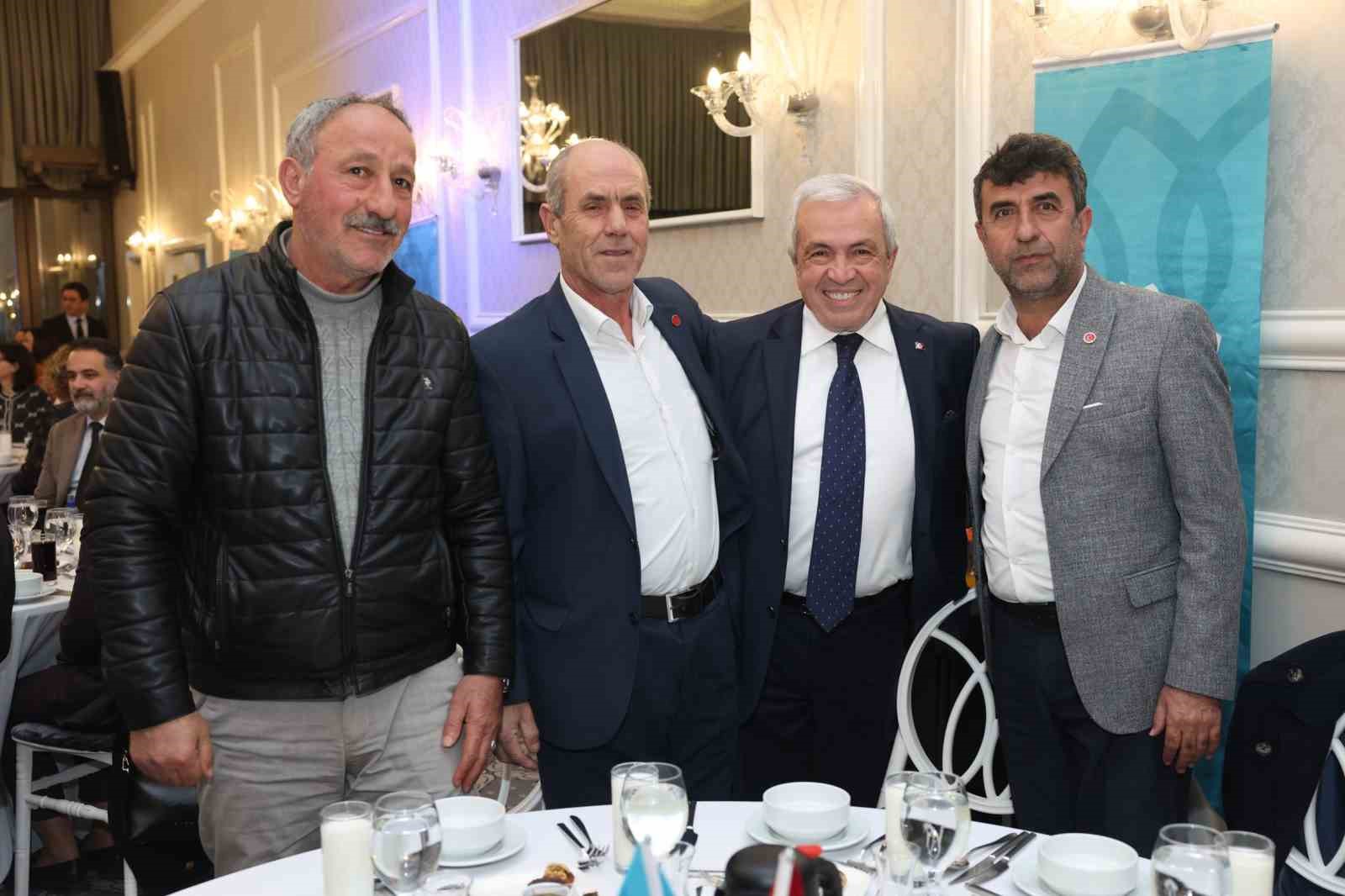 Nilüfer kardeşlik sofrasında buluştu
Nilüfer kardeşlik sofrasında buluştu