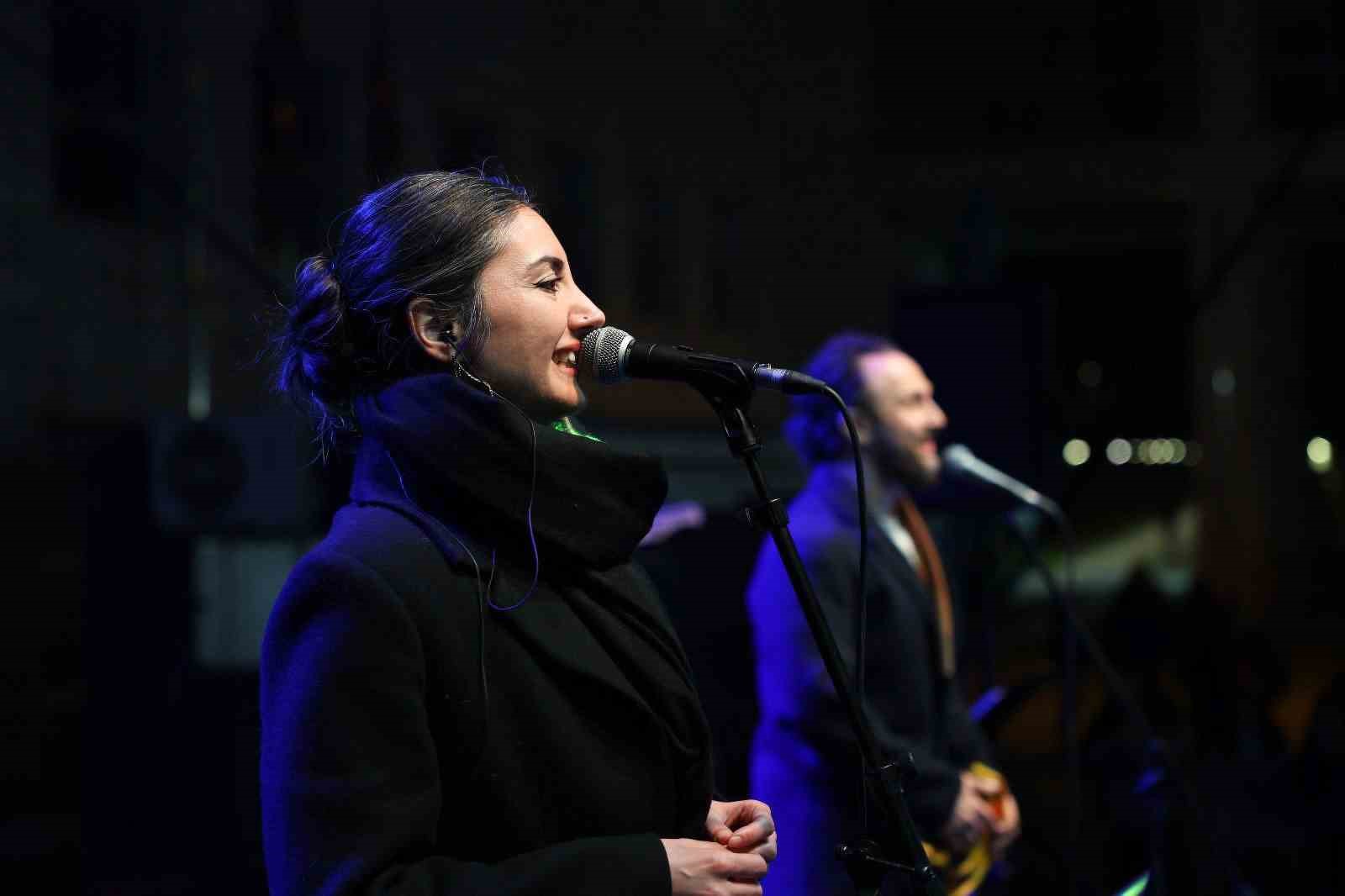 Nilüfer Ramazan Sokağı’nda Ezginin Günlüğü ile unutulmaz gece
