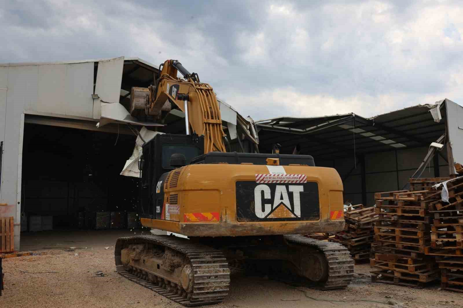 Nilüfer’de 2 günde 4 yıkım
