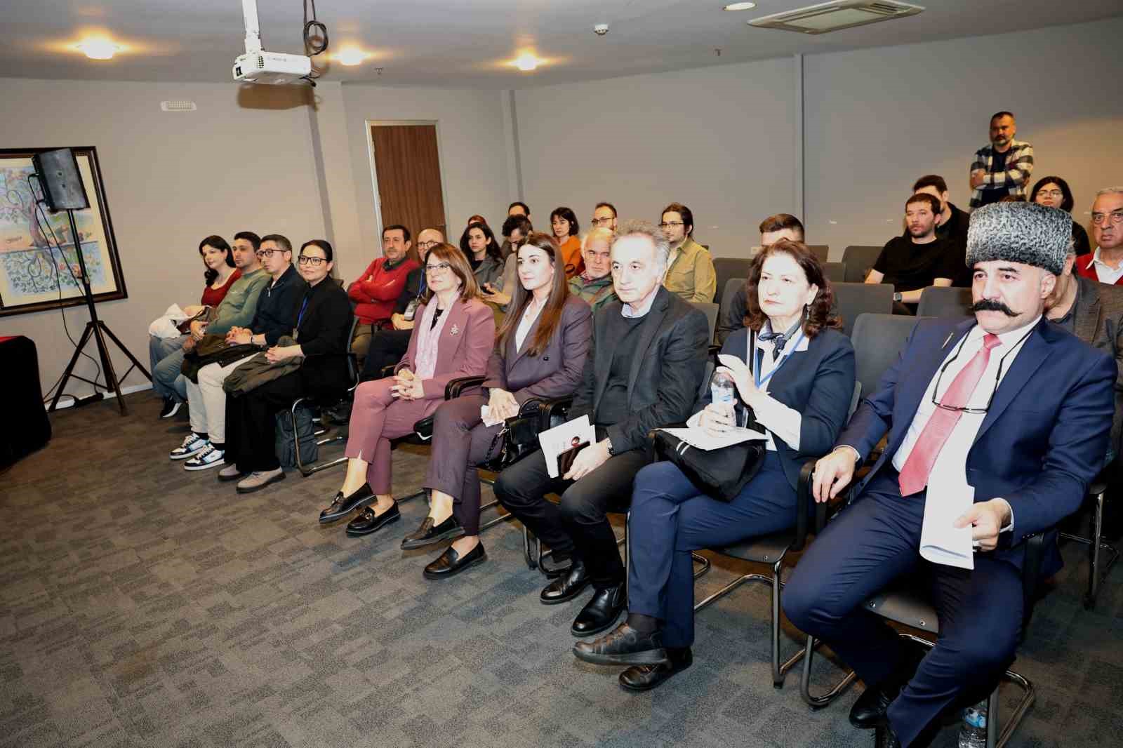 Nilüfer’de erken Osmanlı kadını ve Nilüfer Hatun’un mirası konuşuldu
