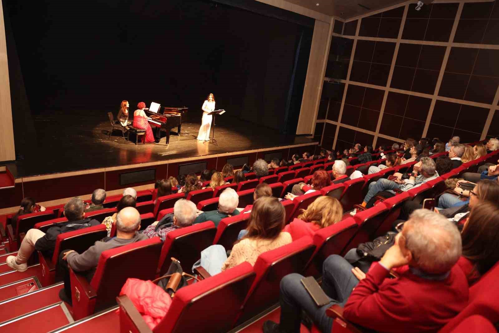 Nilüfer’de müzik dolu bir ’Sevgililer Günü’ akşamı
