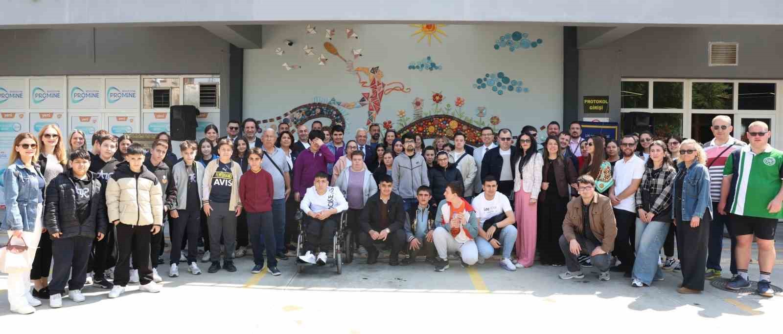 Nilüfer’de renkli dayanışma: Sanat ve sevgi panosu
