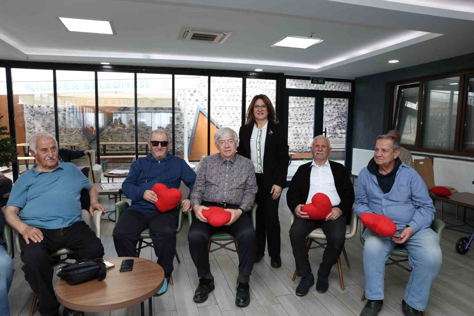 Nilüferli kadınlardan huzurevi sakinlerine gönül köprüsü
