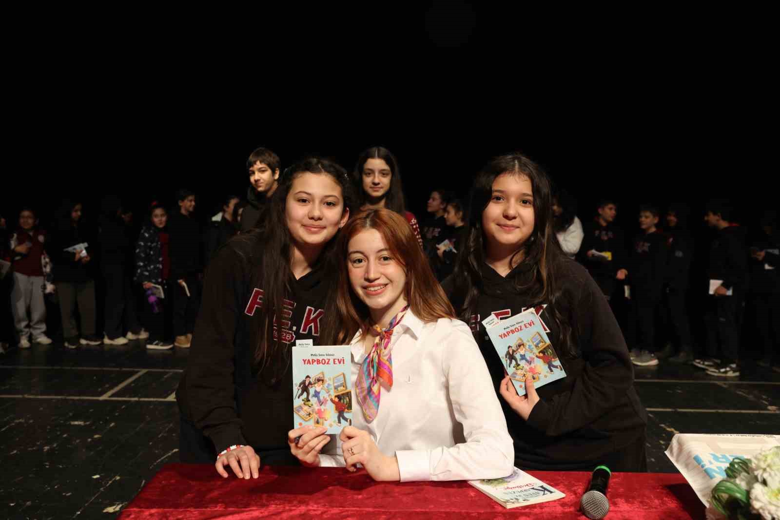 Nilüferli öğrenciler yazar Melis Sena Yılmaz ile buluştu
