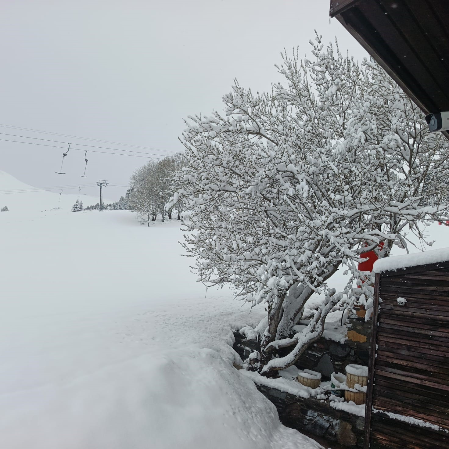 Nisan sonunda Uludağ’da kış geri döndü
