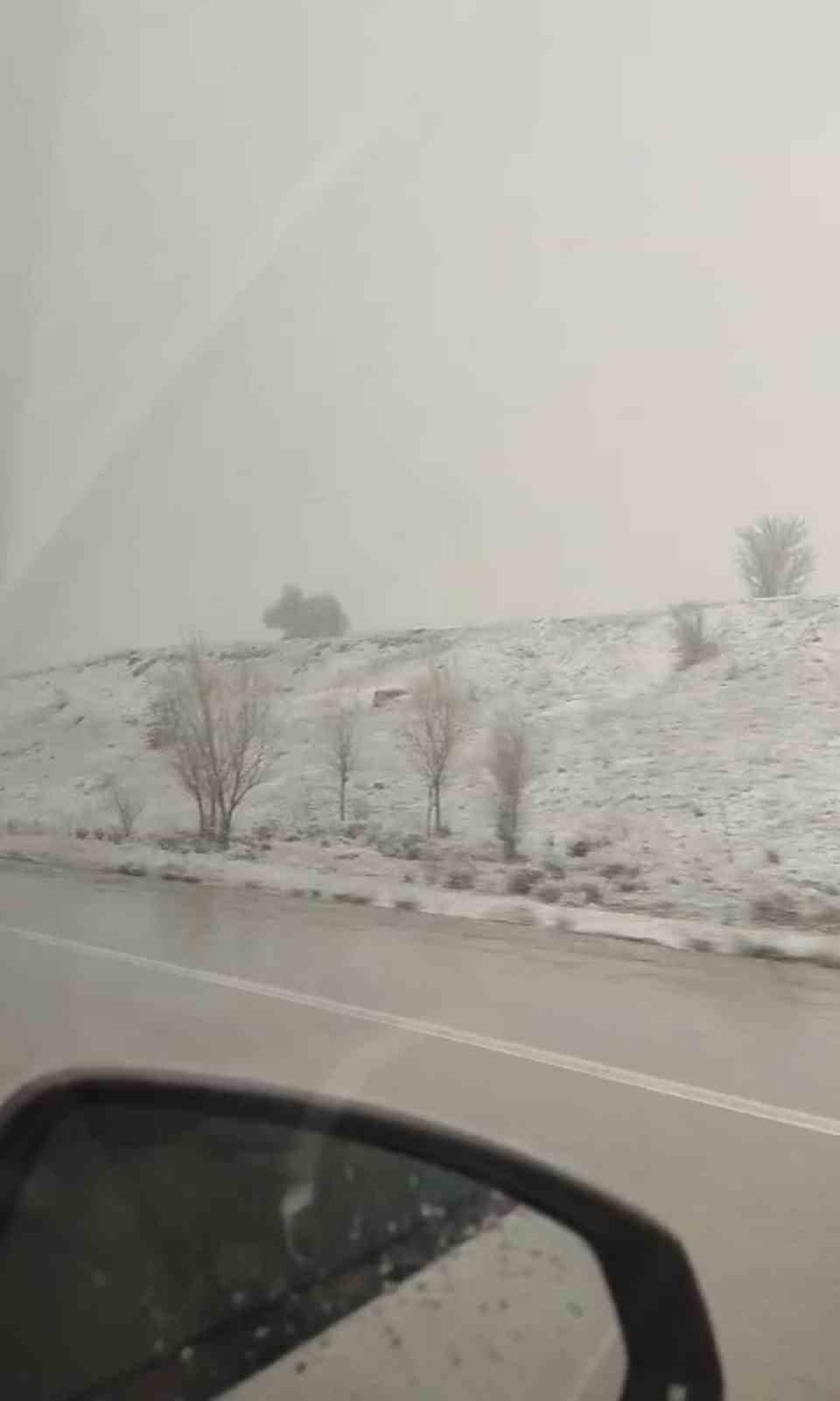 Nisan’da kar sürprizi, Kütahya-Altıntaş arası beyaza büründü
