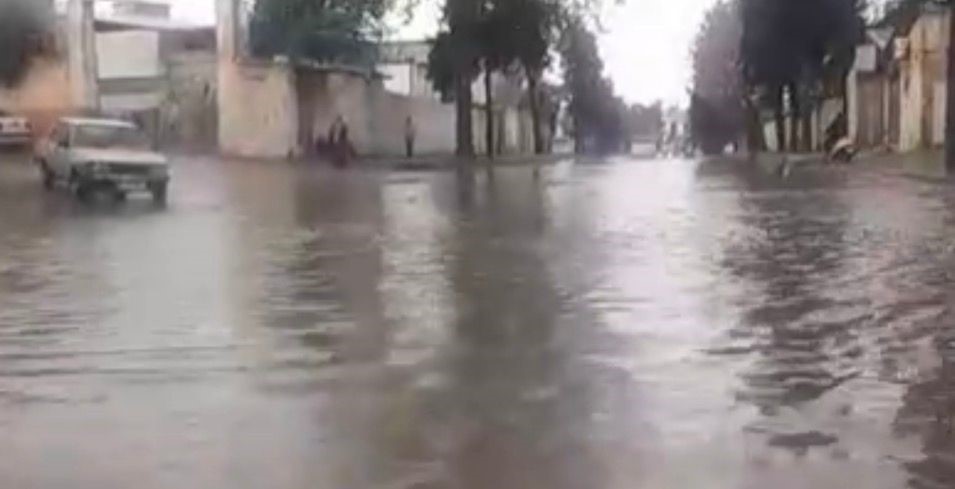 Nizip’te sağanak sonrası yollar göle döndü, kırsal mahallelerde sel meydana geldi
