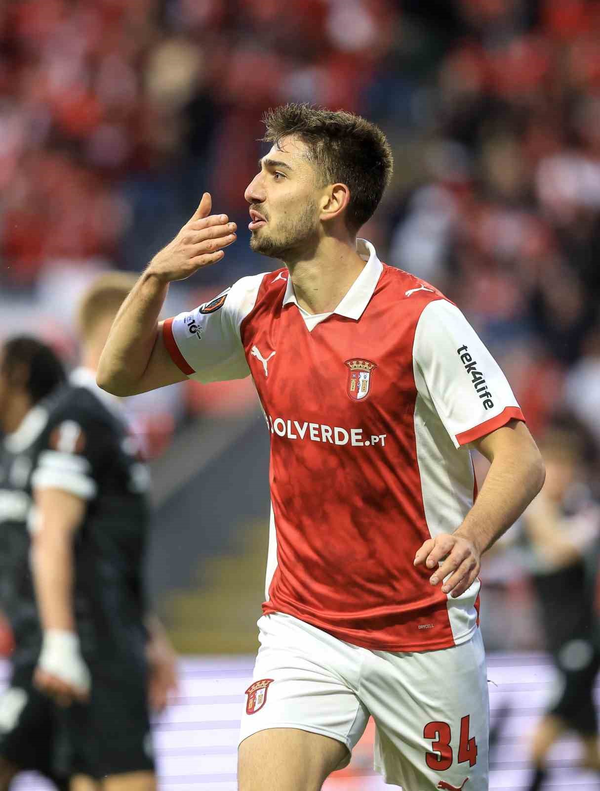 Nottingham Forest evinde Aston Villa’yı devirdi
