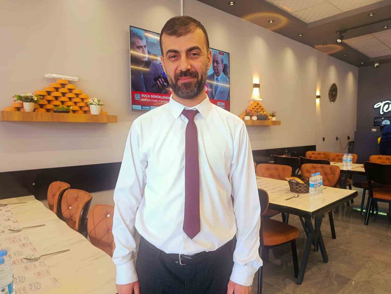 O anlar kamerada: Şefin Heimlich müdahalesi bebeği hayata bağladı
