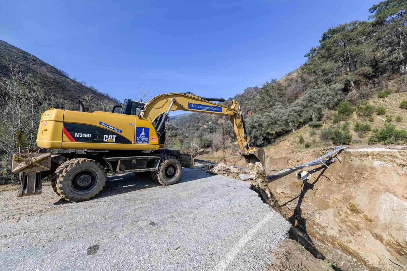 Ödemiş’te çöken yolda çalışmalar başladı
