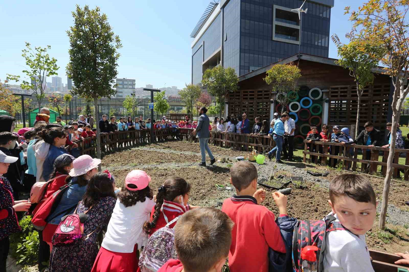 Ödüllü Canik Sıfır Atık Köyü’nde 29 bin 372 çocuk ve gence eğitim
