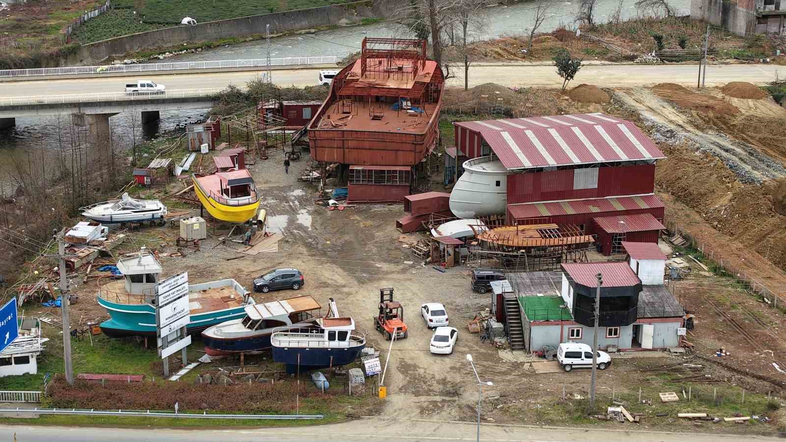 Of’tan Senegal’e balıkçı teknesi ihracatı
