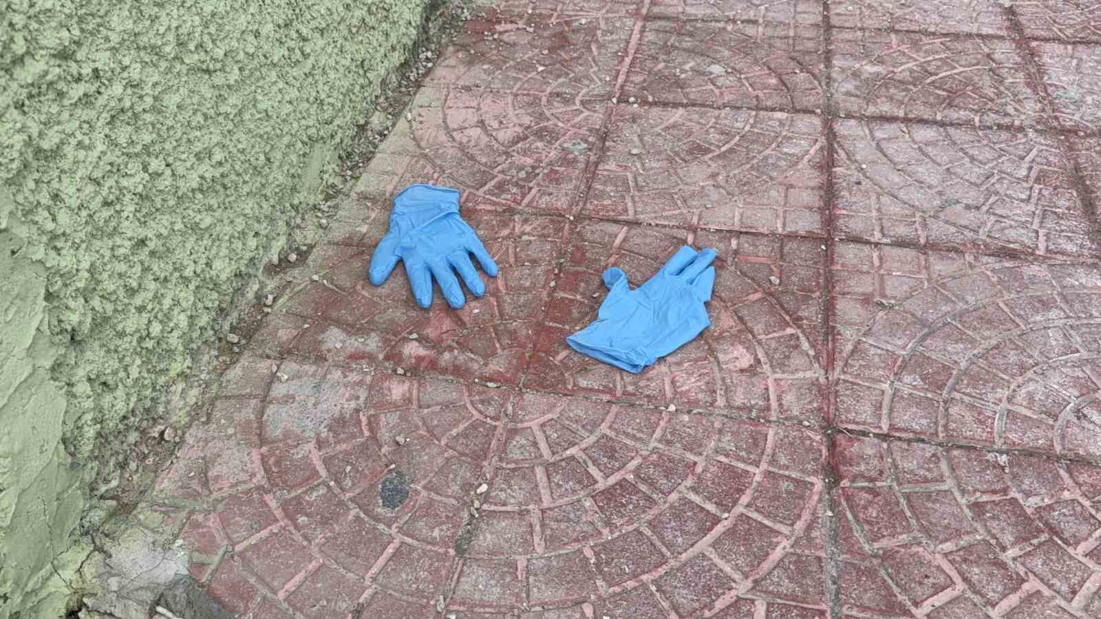 Oğluna da ismini verdiği babasını, baltayla öldürdü
