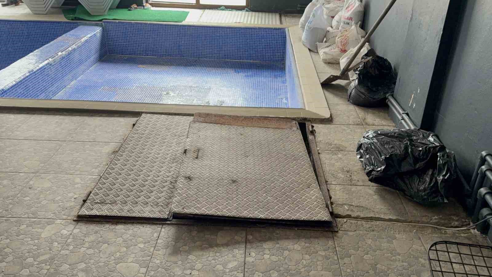 Oğluna da ismini verdiği babasını, baltayla öldürdü
