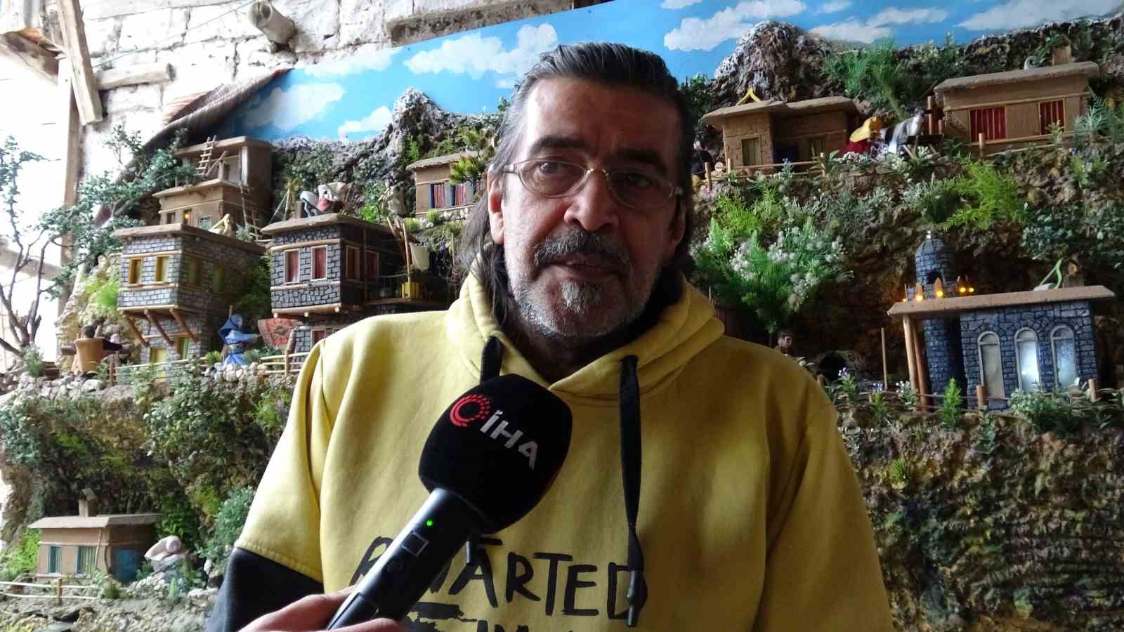 Oğluna yaptığı oyuncak 15 yıllık sanat yolculuğuna dönüştü
Oğluna yaptığı oyuncak 15 yıllık sanat yolculuğuna dönüştü