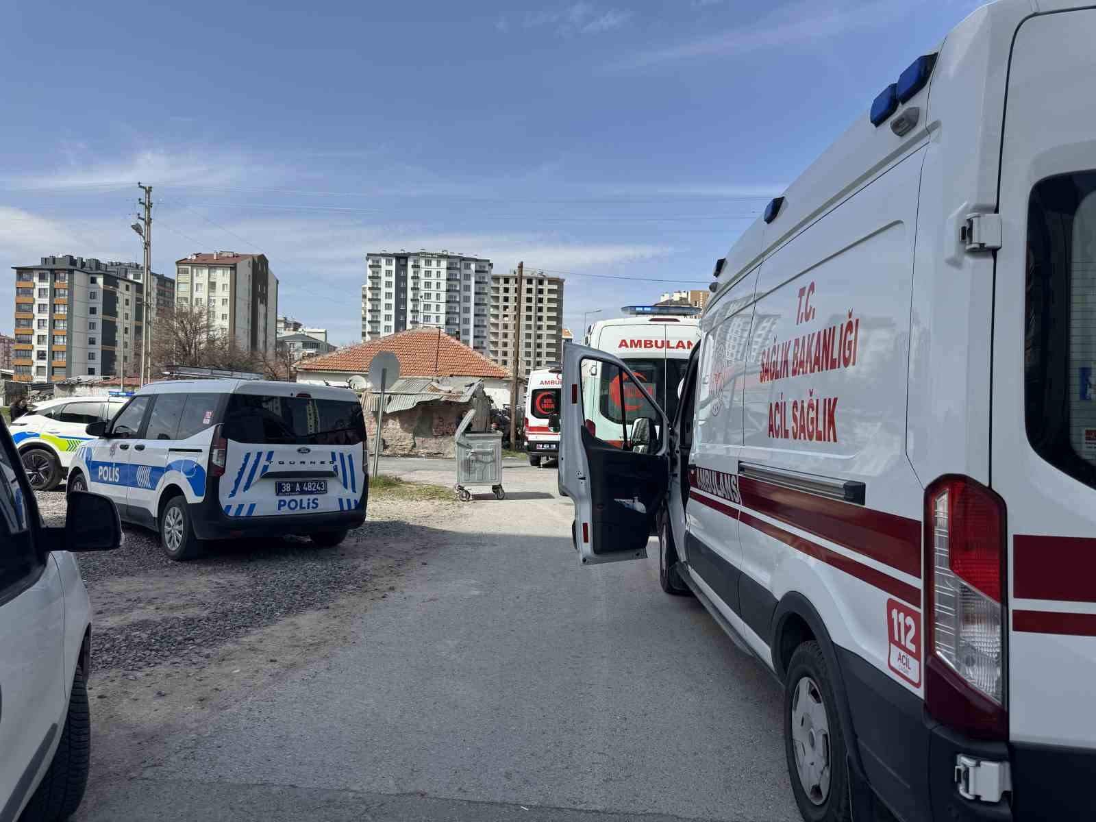 Öğrenci ile rehabilitasyon servisi çarpıştı: 5 yaralı
