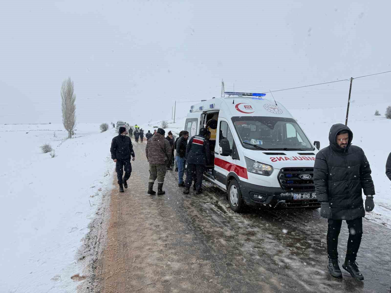 Öğrenci servisi devrildi: 10 yaralı
