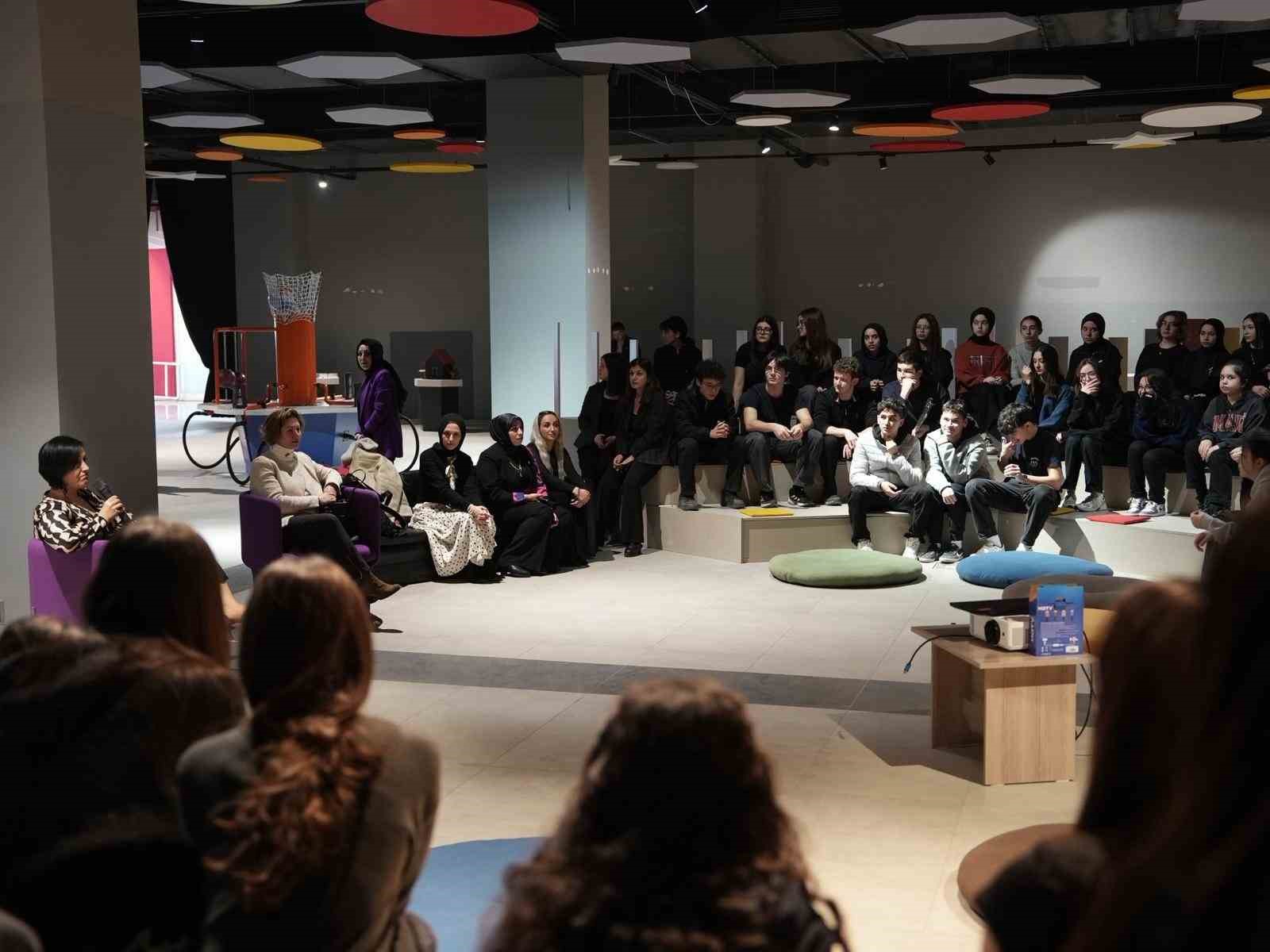 Öğrenciler akademisyenlerle buluştu
