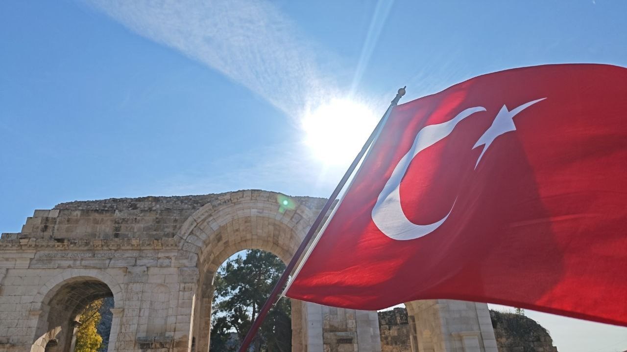 Öğrenciler Anvarza’da zeybek oynadı
